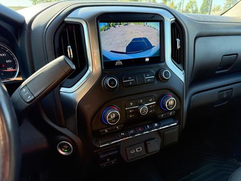 Used 2022 Chevrolet Silverado 2500 LT w/ Convenience Package image 28