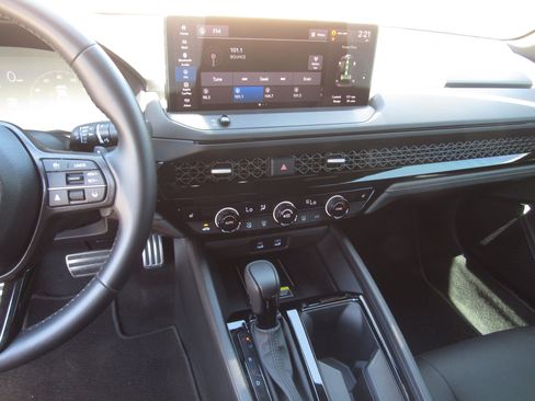 Certified 2025 Honda Accord Sport image 17