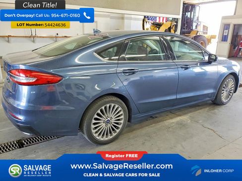 Used 2019 Ford Fusion SE FWD image 4