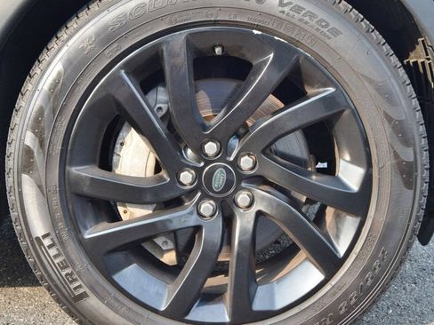 Used 2019 Land Rover Discovery HSE AWD/4WD image 17