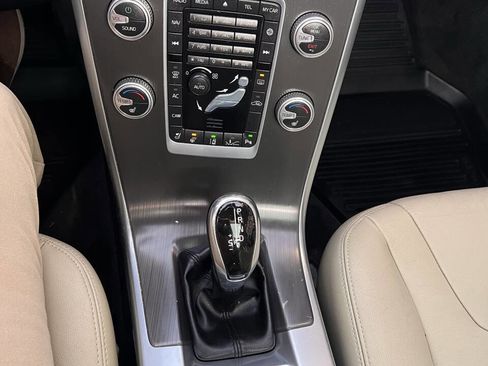 Used 2016 Volvo XC60 T6 Platinum w/ Protection Package image 20