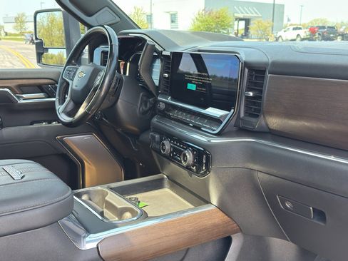 Used 2024 Chevrolet Silverado 3500 High Country w/ High Country Premium Package AWD/4WD image 30