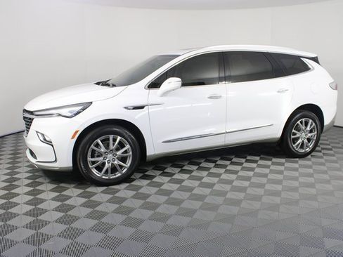 Used 2022 Buick Enclave Essence w/ Experience Buick Package image 2