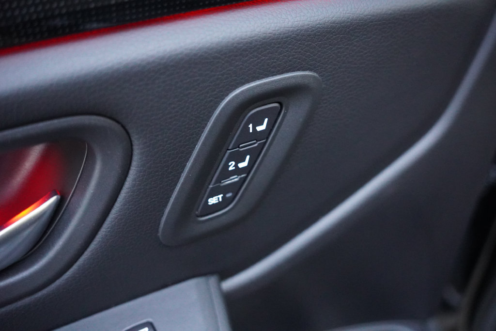Used 2025 Honda Pilot Black Edition image 25