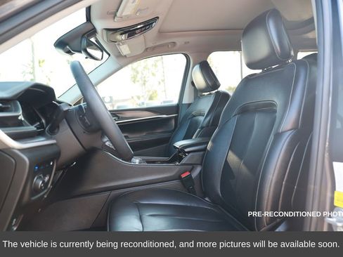 Used 2022 Jeep Grand Cherokee Limited 4xe image 17