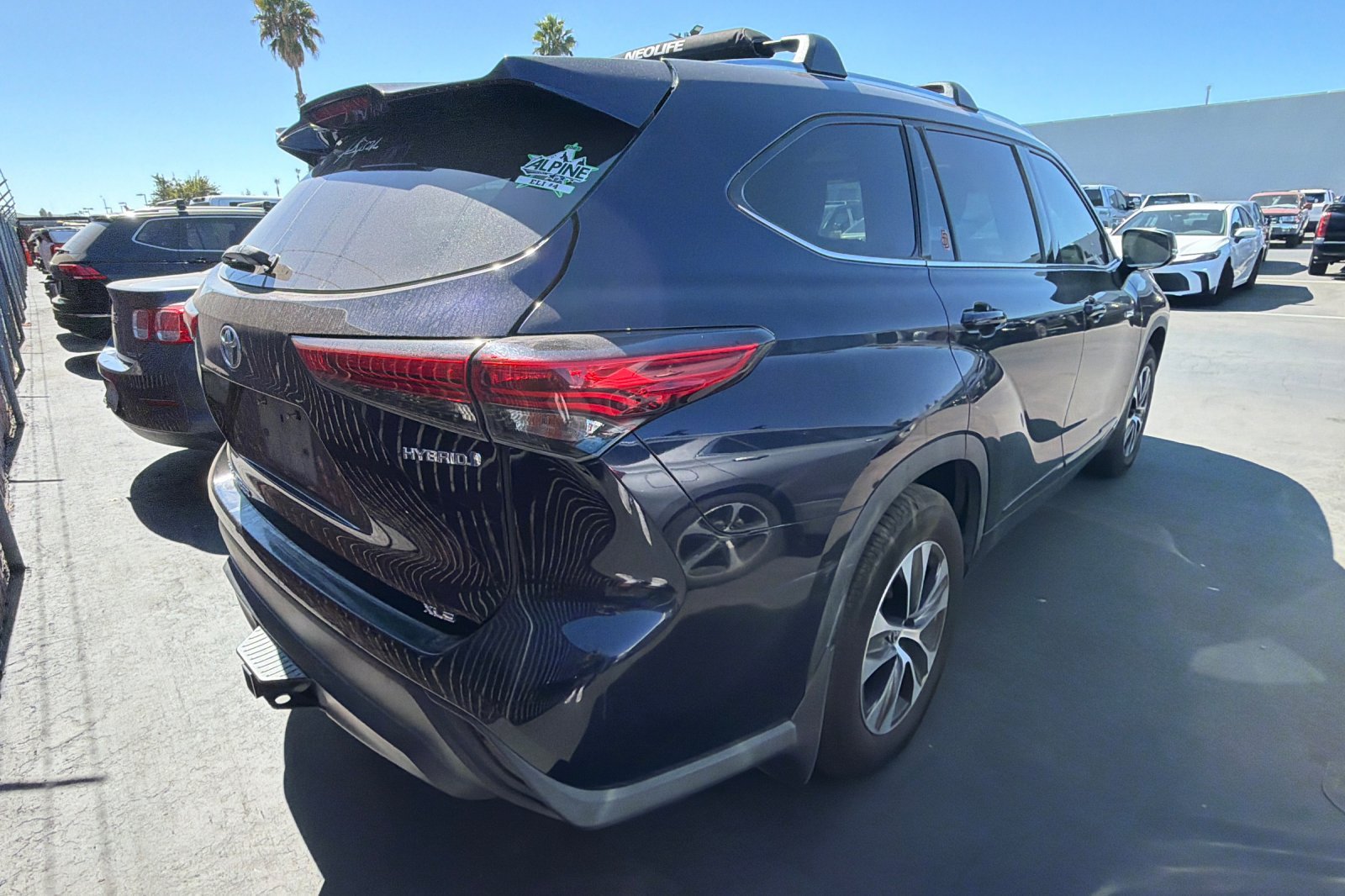 Used 2021 Toyota Highlander XLE AWD/4WD image 5
