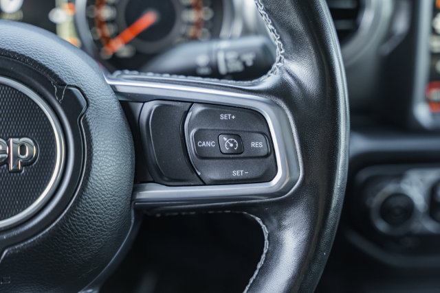 Used 2020 Jeep Gladiator Overland AWD/4WD image 32