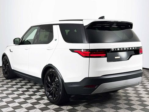 New 2025 Land Rover Discovery S image 7