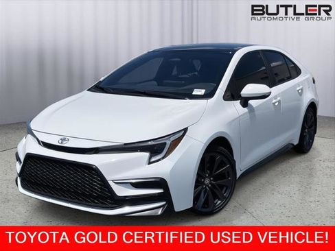 Certified 2025 Toyota Corolla SE w/ Convenience Package FWD image 1