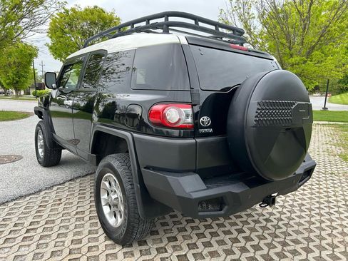 Used 2013 Toyota FJ Cruiser 4WD w/ Upgrade Pkg image 7