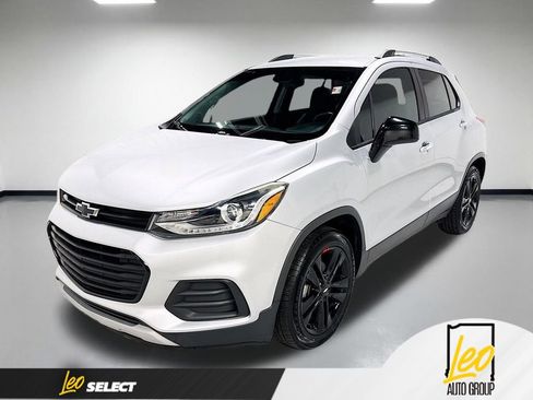 Used 2019 Chevrolet Trax LT w/ Redline Edition FWD image 1