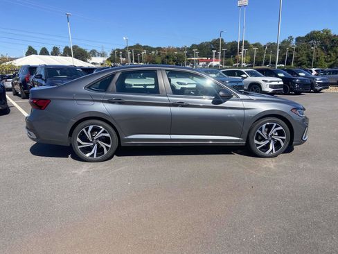 New 2026 Volkswagen Jetta SEL image 10