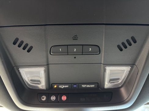 Used 2023 Buick Enclave Essence w/ Sport Touring Edition image 28