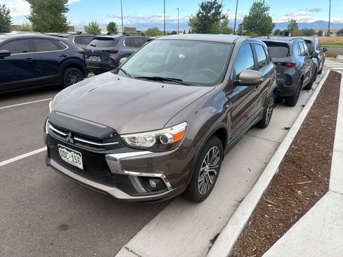 Used 2018 Mitsubishi Outlander Sport SE AWD/4WD image 2