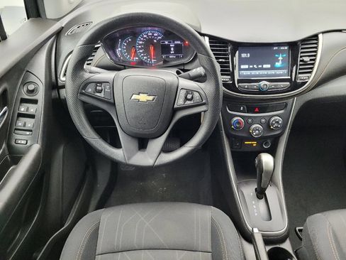 Used 2017 Chevrolet Trax LT FWD image 22