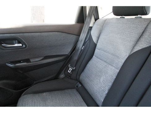 Used 2021 Nissan Rogue SV FWD image 11