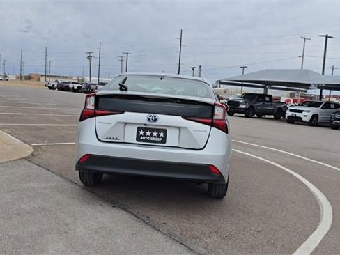 Used 2022 Toyota Prius LE image 7