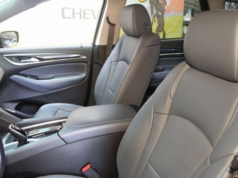 Used 2021 Buick Enclave Essence w/ Sun And Navigation Package image 18