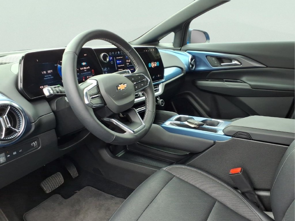 Certified 2024 Chevrolet Equinox EV LT FWD image 20