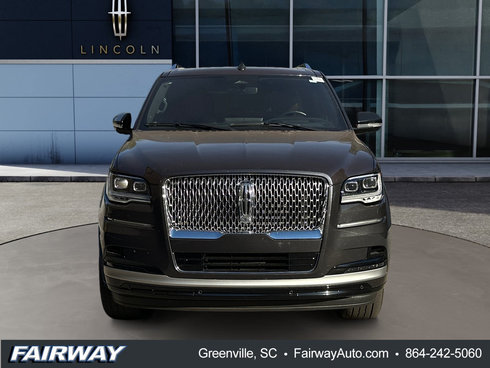 Used 2024 Lincoln Navigator L Reserve AWD/4WD image 2