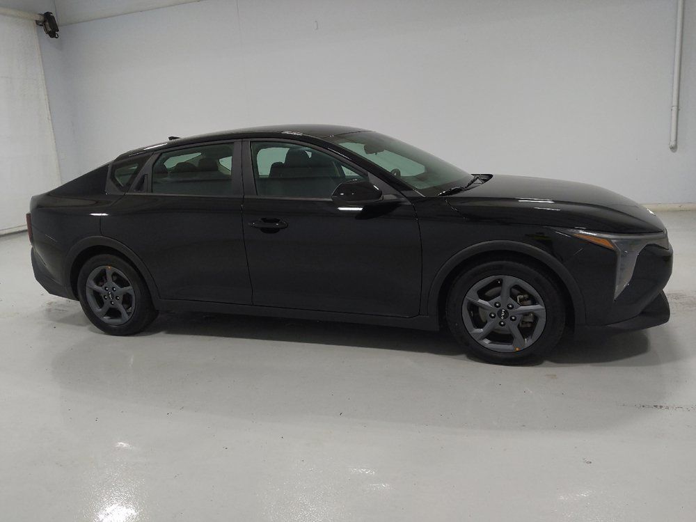 Used 2025 Kia K4 FWD image 11
