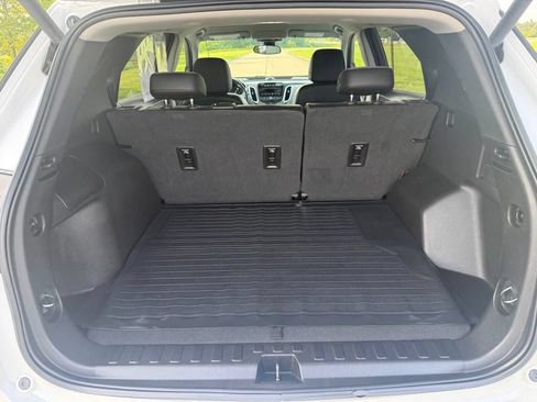 Used 2018 Chevrolet Equinox Premier FWD image 8