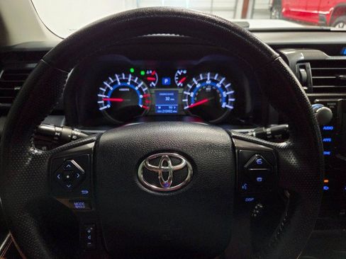 Used 2017 Toyota 4Runner TRD Off-Road Premium AWD/4WD image 39