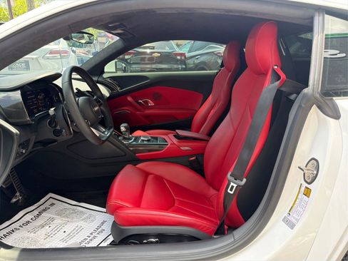 Used 2021 Audi R8 V10 w/ Premium Package RWD image 9