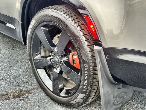 Used 2024 Land Rover Defender 130 X image 11