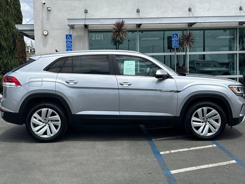 Used 2023 Volkswagen Atlas Cross Sport SE FWD image 3