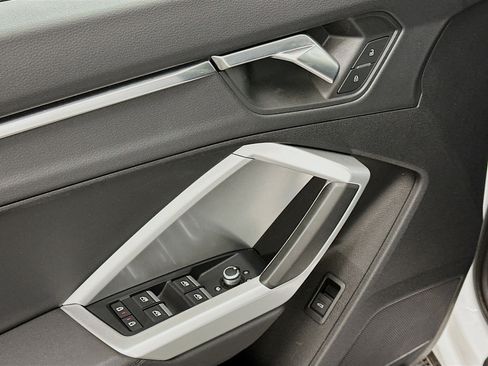 Used 2025 Audi Q3 2.0T Premium image 15