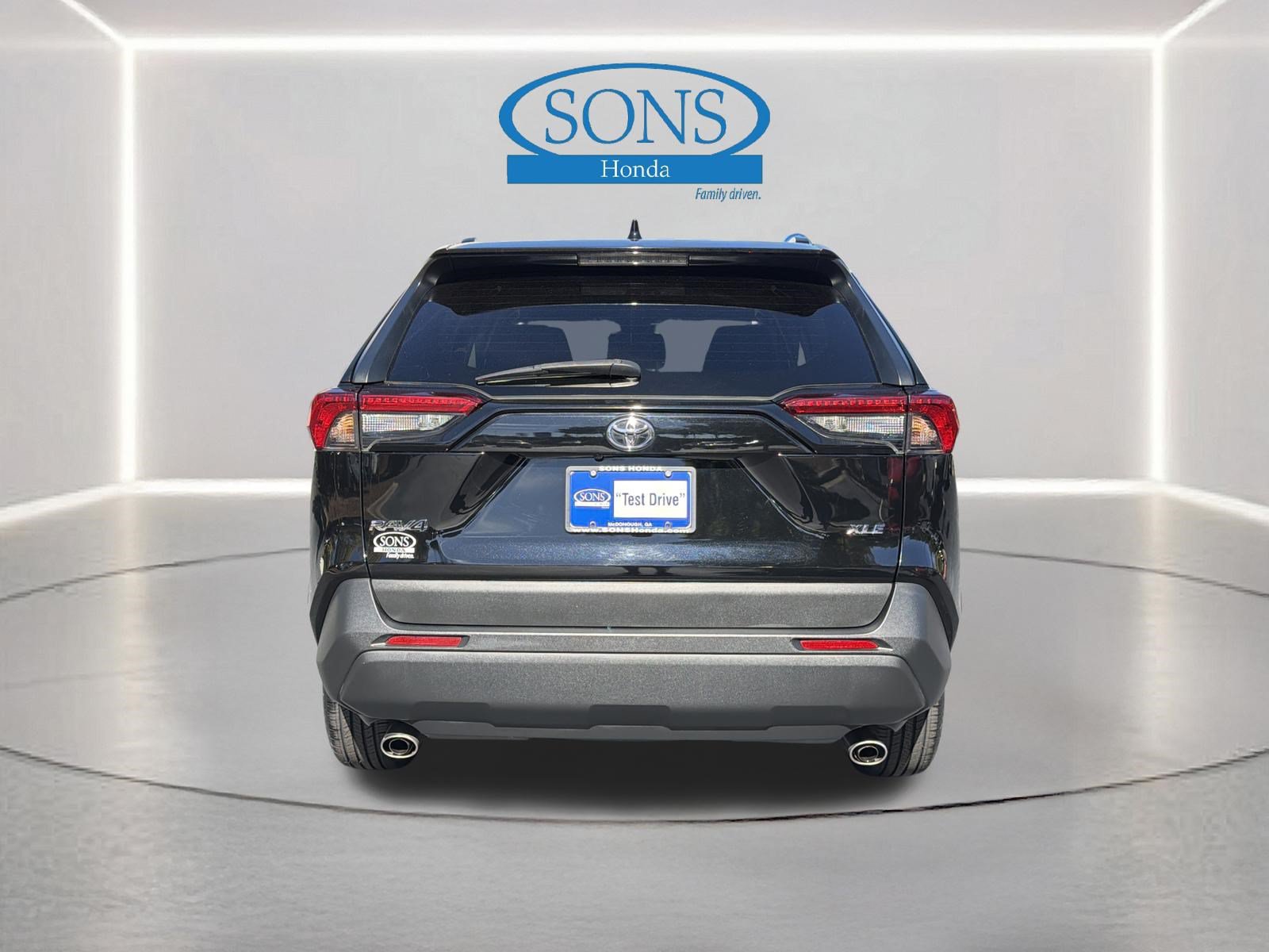 Used 2020 Toyota RAV4 XLE w/ Convenience Package FWD image 23