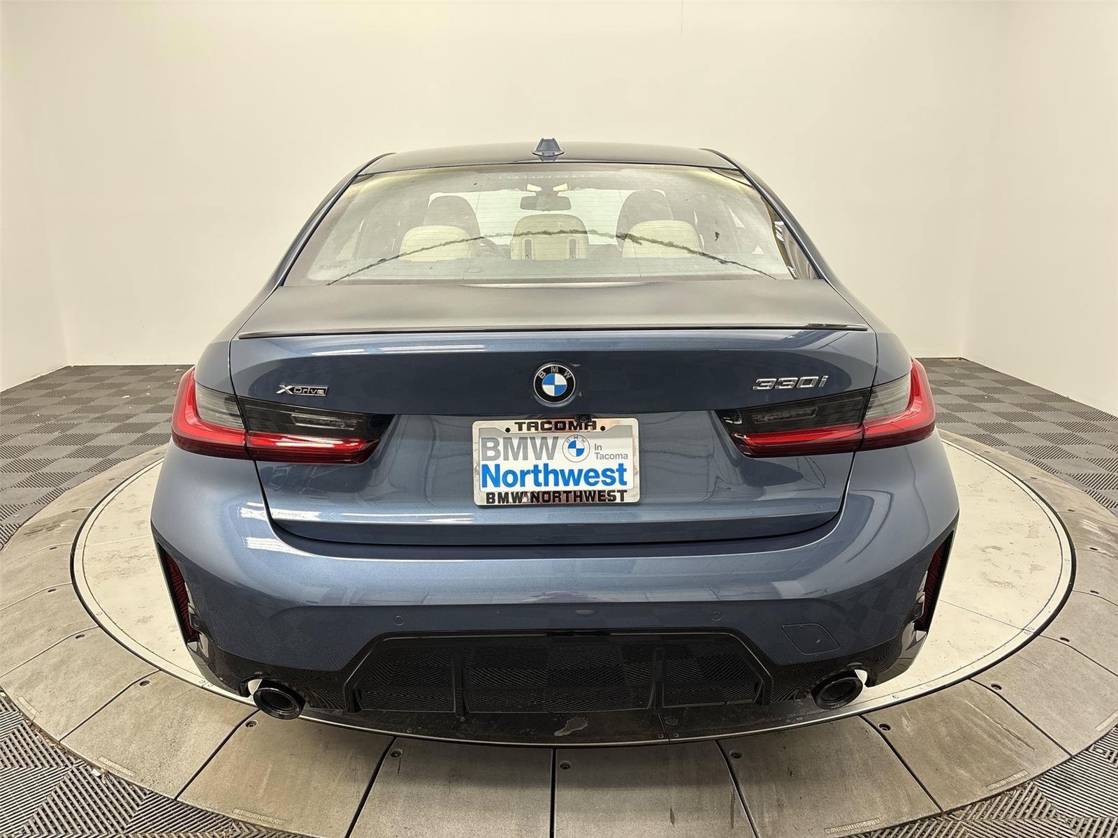 Used 2026 BMW 330i xDrive Sedan w/ M Sport Package AWD/4WD image 15
