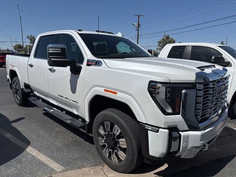 Used 2024 GMC Sierra 2500 Denali w/ Denali Reserve Package AWD/4WD image 2