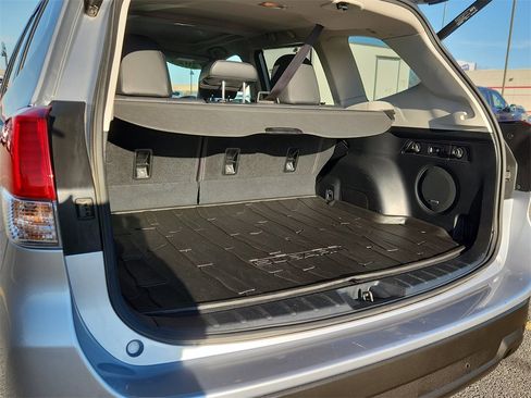 Used 2024 Subaru Forester Limited image 12