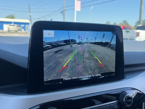 Used 2022 Ford Escape SE w/ Convenience Package image 25