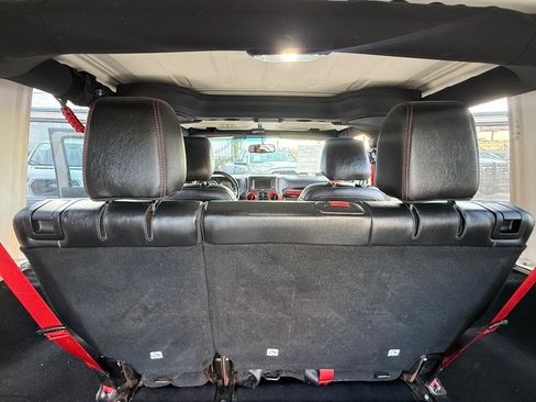 Used 2018 Jeep Wrangler Unlimited Rubicon AWD/4WD image 20