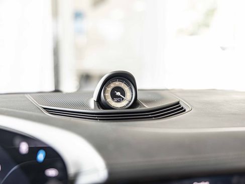 Used 2020 Porsche Taycan Turbo image 28