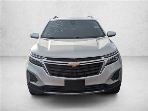 Used 2022 Chevrolet Equinox LT image 2