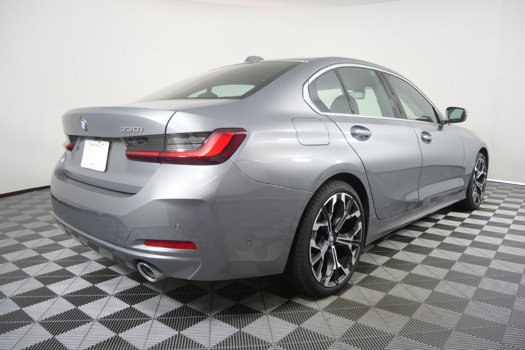 Used 2026 BMW 330i Sedan RWD image 4