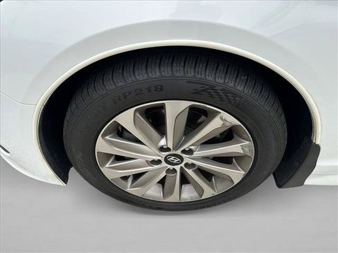 Used 2017 Hyundai Sonata Sport w/ Value Edition Package 02 FWD image 9