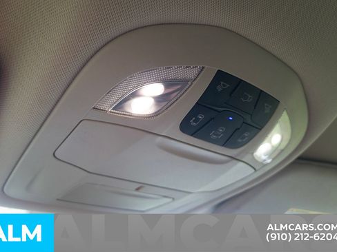 Used 2023 Chrysler Voyager LX FWD image 18