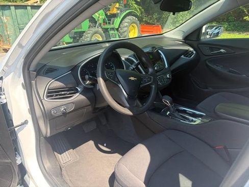 Used 2024 Chevrolet Malibu LT FWD image 8