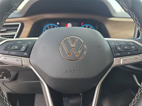 Used 2024 Volkswagen Atlas SE FWD image 23
