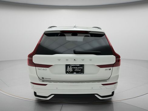 Used 2026 Volvo XC60 B5 Plus AWD/4WD image 7