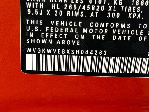 New 2025 Volkswagen ID. Buzz Pro S Plus image 45