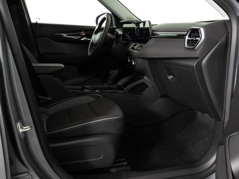 Used 2025 Chevrolet TrailBlazer LS w/ LS Convenience Package FWD image 39