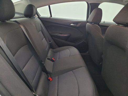 Used 2018 Chevrolet Cruze LS FWD image 19