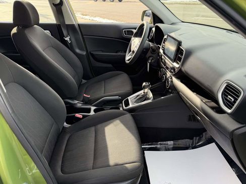 Used 2021 Hyundai Venue SE image 18