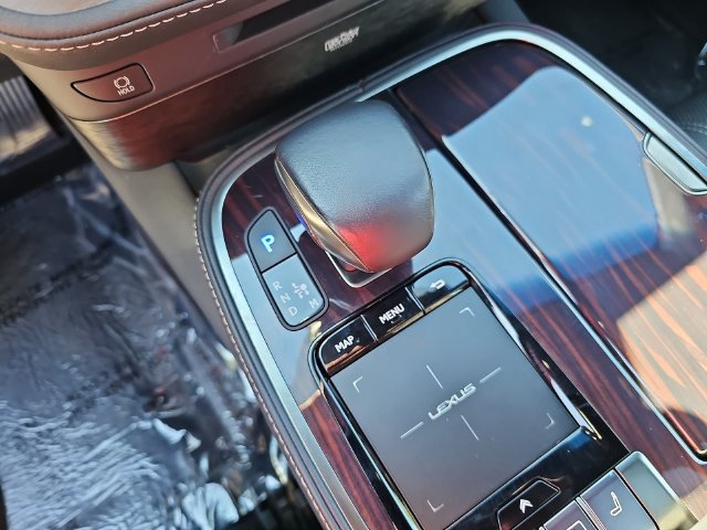 Used 2020 Lexus LS 500 w/ Interior Upgrade Package RWD image 29